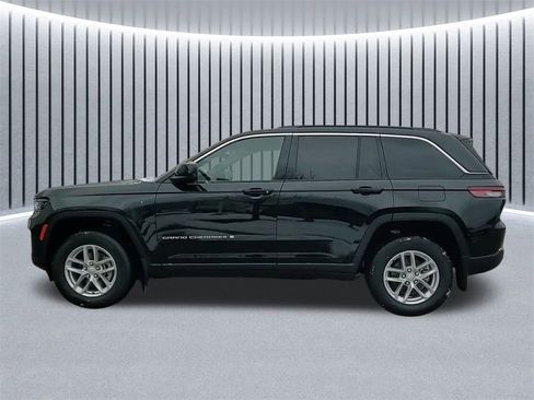 New 2025 Jeep Grand Cherokee Laredo X w/ Luxury Tech Group I image 16