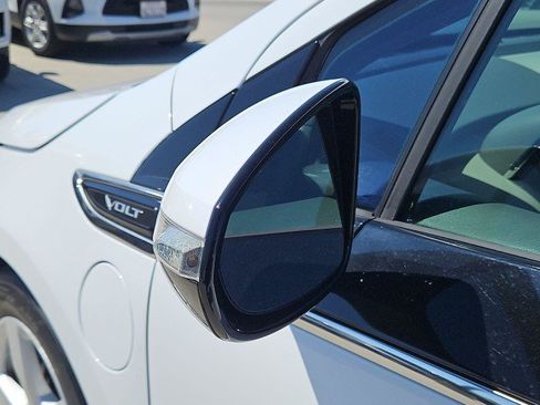 Used 2015 Chevrolet Volt FWD image 18