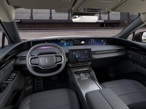 New 2026 Lincoln Nautilus Reserve AWD/4WD image 9