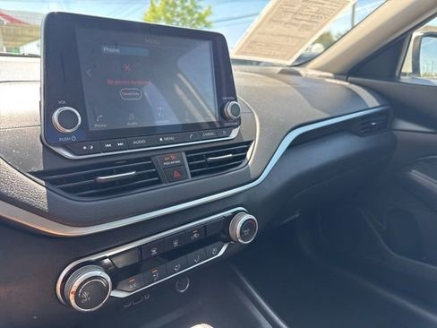 Used 2019 Nissan Altima 2.5 S FWD image 11