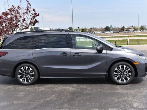 New 2026 Honda Odyssey Elite image 5
