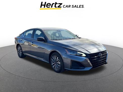 Used 2025 Nissan Altima 2.5 SV FWD image 1
