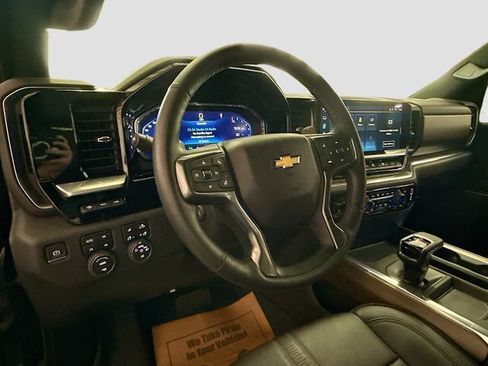 Used 2023 Chevrolet Silverado 1500 High Country w/ High Country Premium Package AWD/4WD image 12