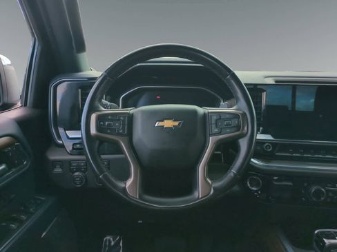 Used 2023 Chevrolet Silverado 1500 High Country w/ Technology Package image 12