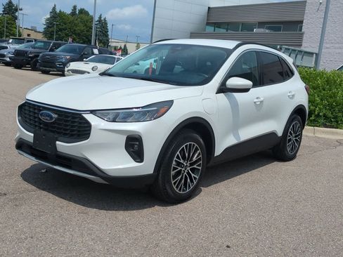 Used 2024 Ford Escape SE image 4