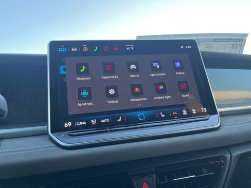 New 2026 Volkswagen Tiguan SE R-Line image 17