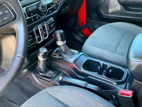 Used 2024 Jeep Wrangler Unlimited Sport AWD/4WD image 16