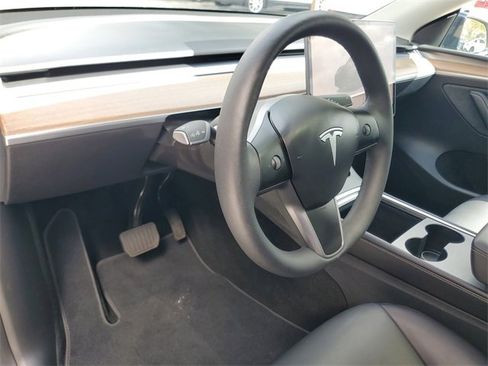 Used 2024 Tesla Model Y Long Range image 16