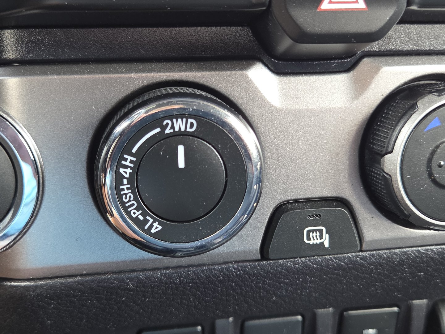 Used 2022 Toyota Tacoma Limited AWD/4WD image 6