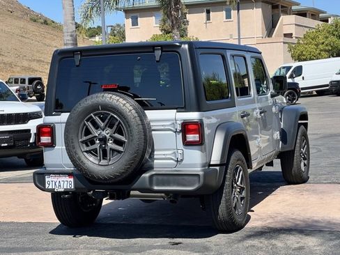 Used 2024 Jeep Wrangler Sport S image 12