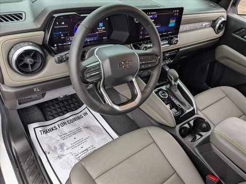 Used 2025 Chevrolet Colorado ZR2 w/ Technology Package image 10