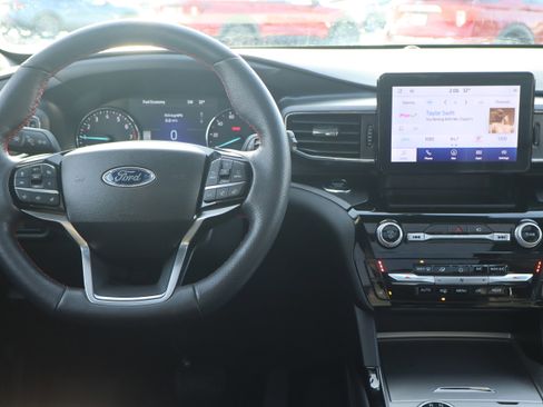 Used 2023 Ford Explorer ST-Line w/ Class IV Trailer Tow Package image 15