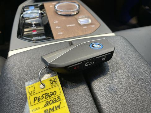 Used 2023 BMW iX xDrive50 w/ Premium Package image 43