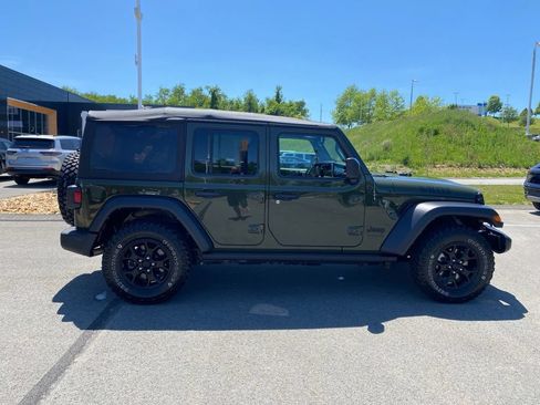 Used 2022 Jeep Wrangler Unlimited Sport AWD/4WD image 2