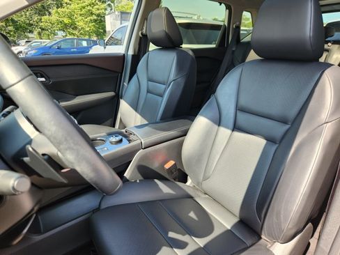 Certified 2023 Nissan Rogue SV w/ SV Premium B Package AWD/4WD image 7