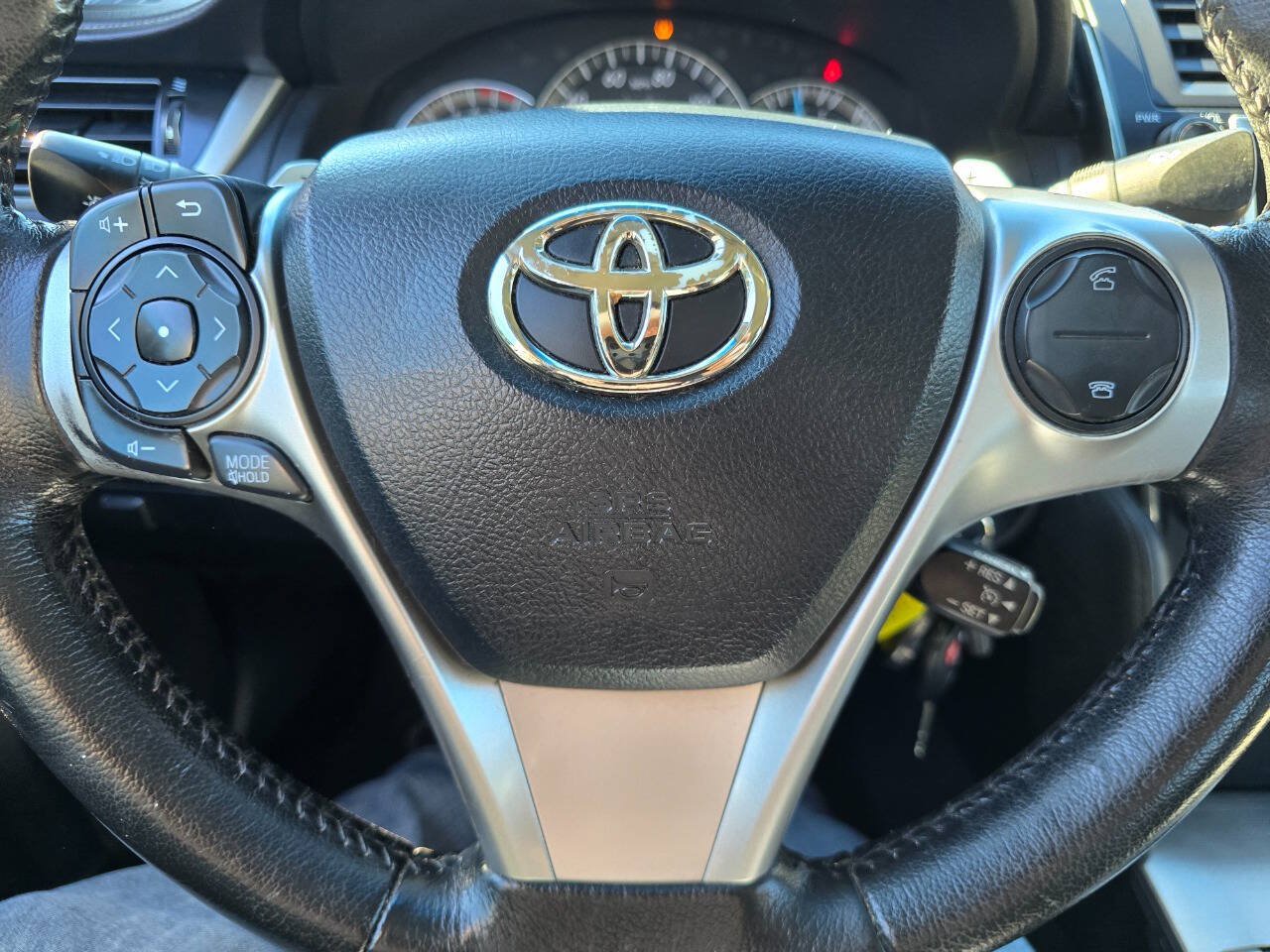 Used 2012 Toyota Camry SE FWD image 17