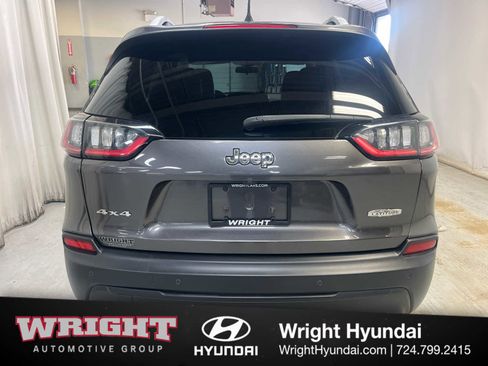 Used 2019 Jeep Cherokee Latitude Plus w/ Cold Weather Group AWD/4WD image 6
