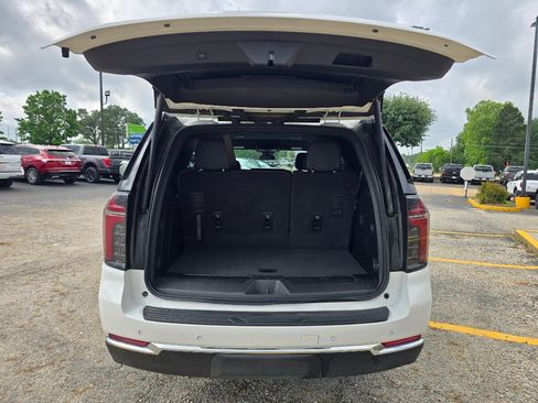 Used 2025 Chevrolet Tahoe LT RWD image 19