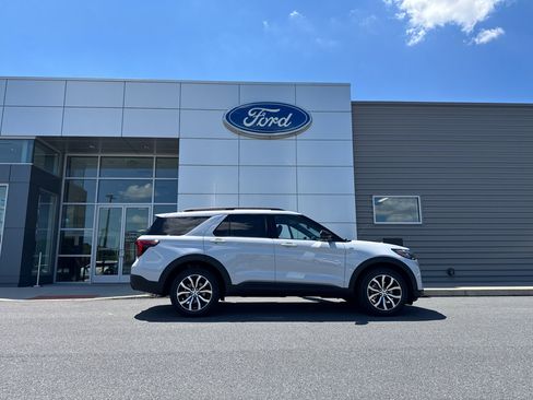 New 2026 Ford Explorer ST-Line AWD/4WD image 10