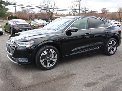 Used 2020 Audi e-tron Premium Plus image 1