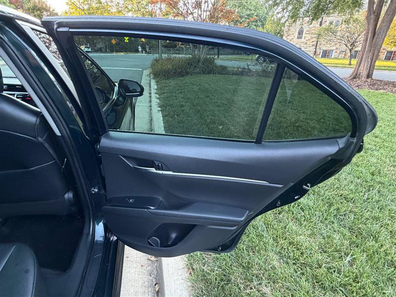 Used 2020 Toyota Camry SE FWD image 19
