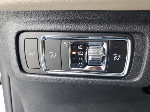 New 2026 Lincoln Corsair Premiere image 14