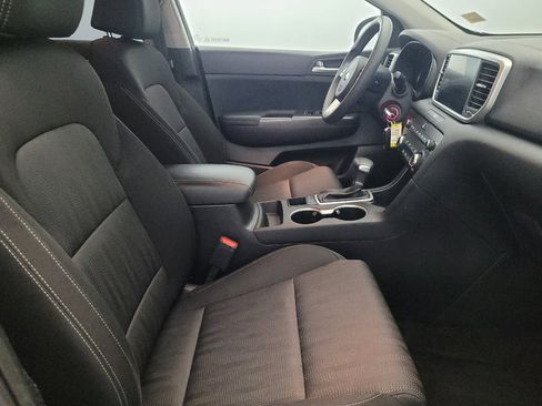 Used 2022 Kia Sportage LX image 21