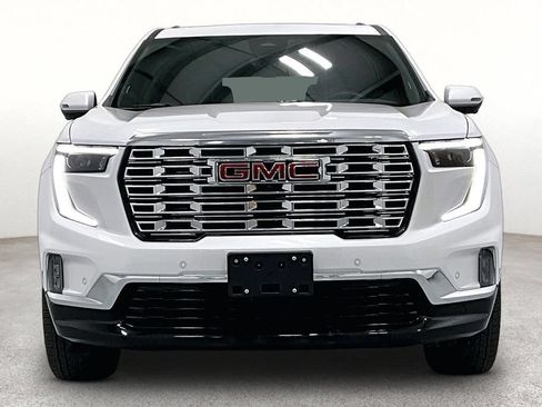Used 2025 GMC Acadia Denali w/ Super Cruise Package FWD image 4