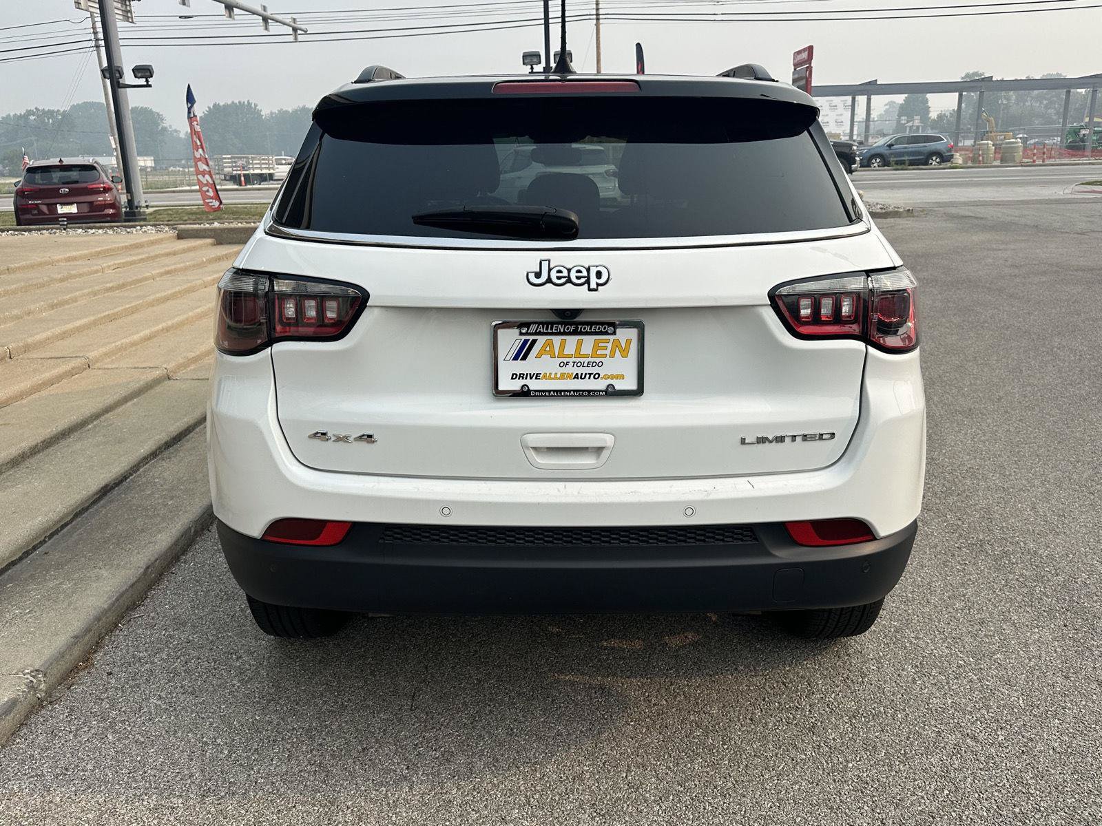 Used 2025 Jeep Compass Limited AWD/4WD image 9