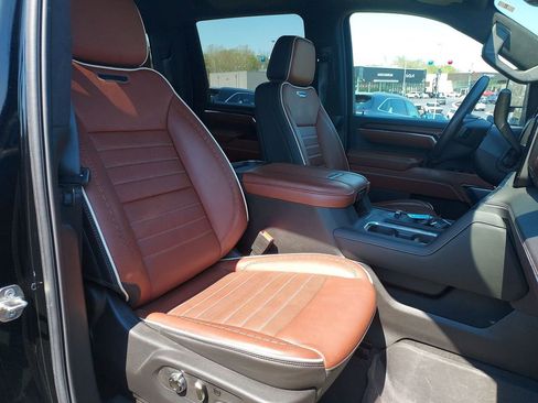 Used 2024 GMC Sierra 3500 Denali Ultimate AWD/4WD image 31