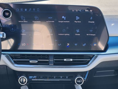 New 2026 Chevrolet Equinox EV LT image 9