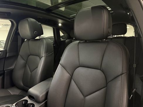 Certified 2026 Porsche Macan AWD/4WD image 25