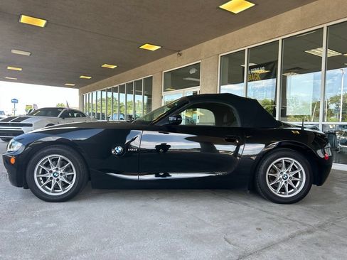 Used 2005 BMW Z4 2.5i RWD image 6