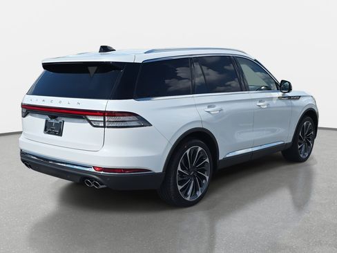 New 2026 Lincoln Aviator Reserve image 5