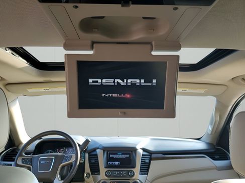 Used 2017 GMC Yukon Denali w/ Open Road Package image 22