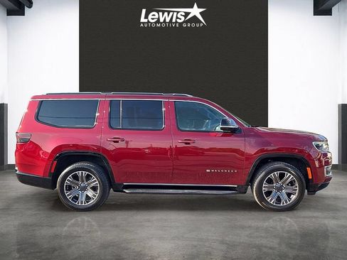 Used 2024 Jeep Wagoneer Series II AWD/4WD image 5