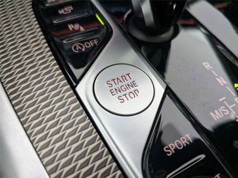 Used 2020 BMW X6 sDrive40i w/ M Sport Package image 26