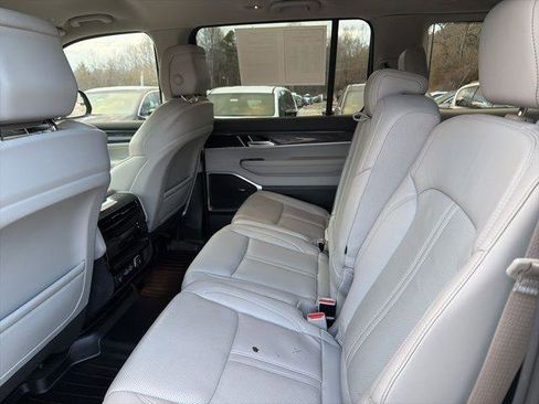 Used 2022 Jeep Wagoneer Series II AWD/4WD image 21