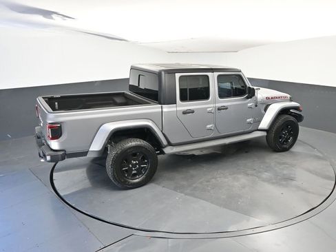 Used 2020 Jeep Gladiator Overland image 39