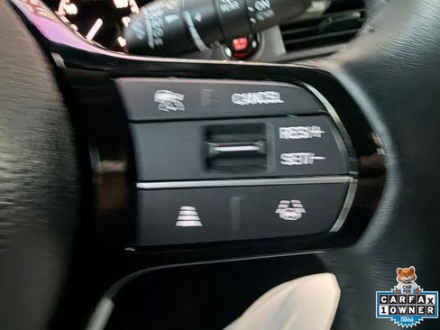 Used 2024 Honda Pilot Touring image 10