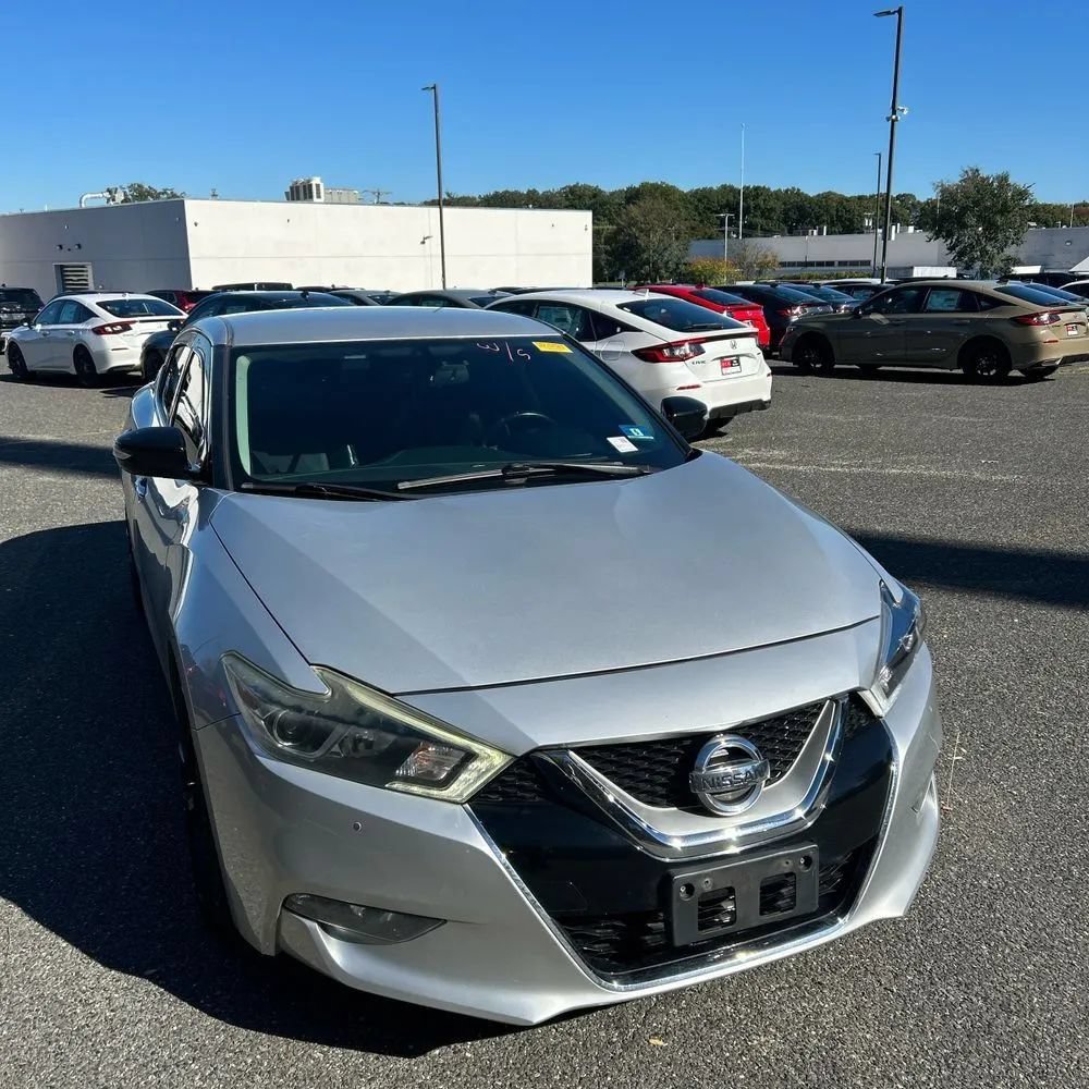 Used 2016 Nissan Maxima SR FWD image 12
