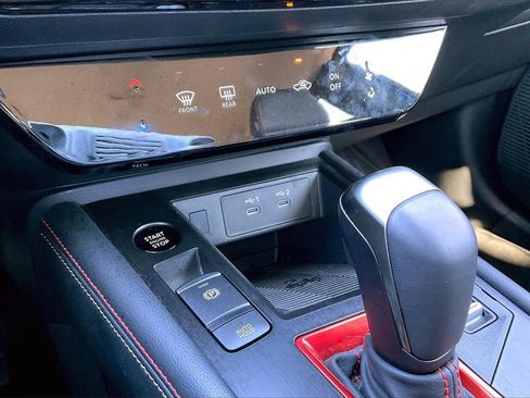 Used 2025 Nissan Kicks SR image 24