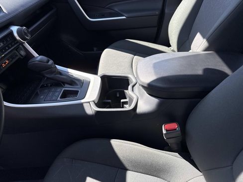 Used 2025 Toyota RAV4 XLE image 21