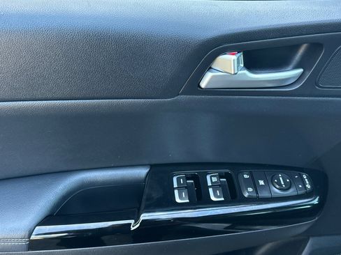 Used 2020 Kia Sportage S w/ S Premium Package AWD/4WD image 11