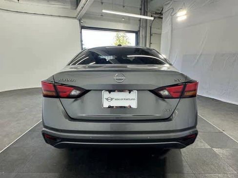 Used 2023 Nissan Altima 2.5 SV image 4