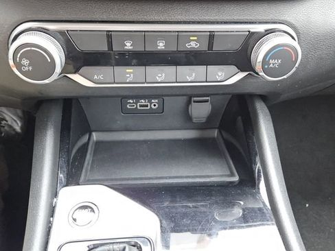 Used 2024 Nissan Altima 2.5 SV image 10