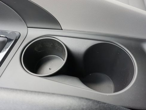 Used 2024 Hyundai Elantra SEL image 17