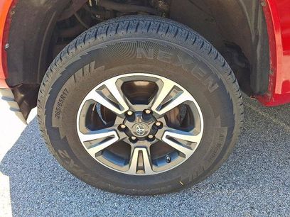 Used 2017 Toyota Tacoma TRD Sport w/ Tow Package (A/T)