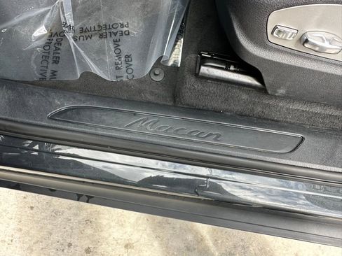 Certified 2023 Porsche Macan AWD/4WD image 22