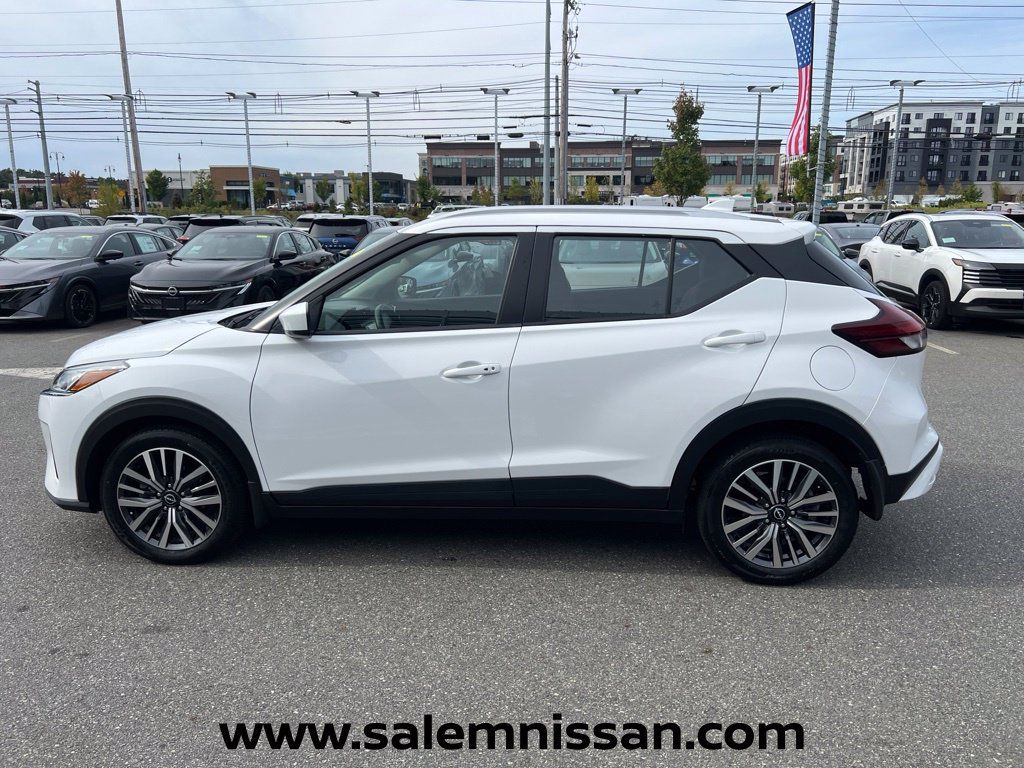 Used 2023 Nissan Kicks SV FWD image 4